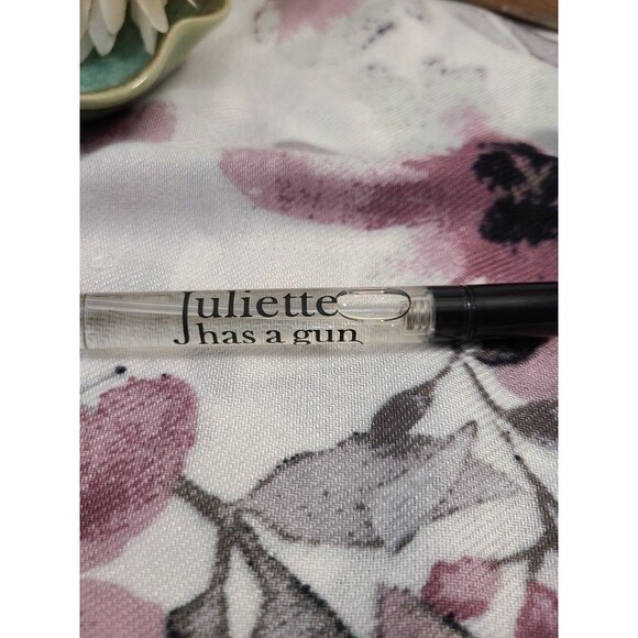 Juliette Has A Gun Not A Perfume Travel Spray – Hypoallergenic Musk Scent - Picture 1 of 4